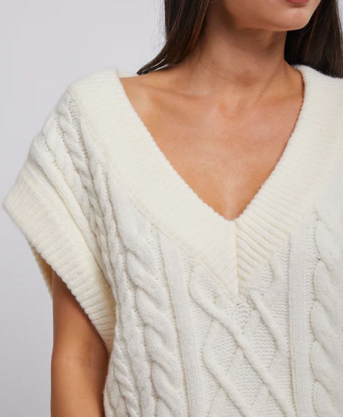 ESTHER CABLE KNIT VEAT